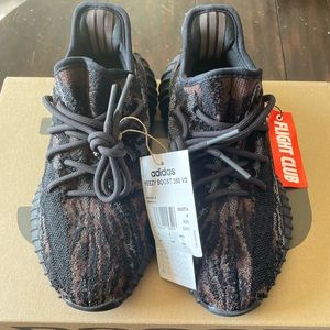Yeezy Boost 350 V2 Size 4.5 kids or 6.5 in women’s